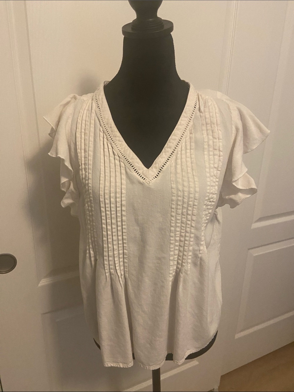 Sonoma White V-Neck Pintuck Flutter Sleeve Blouse